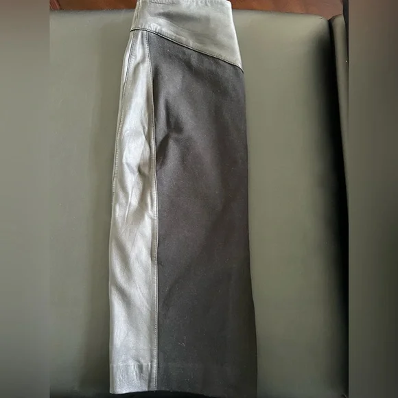 Women’s Size 4 Reiss Black Leather and Cotton Skirt with slit in the back - Picture 3 of 11